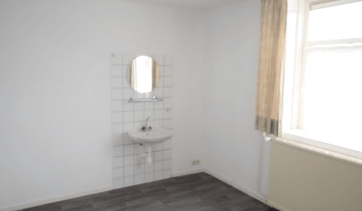 Kamer · 13 m² · €500,-