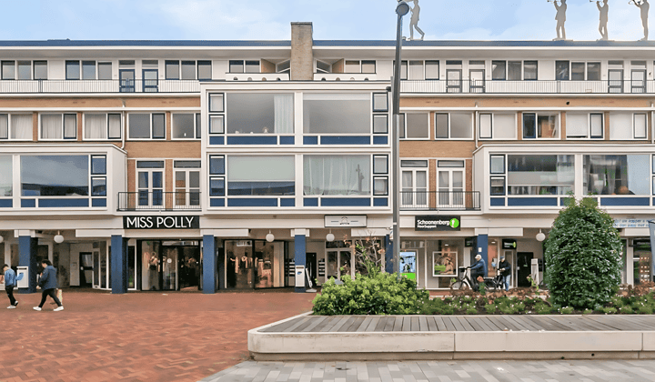 Appartement · 82 m² · €967,-