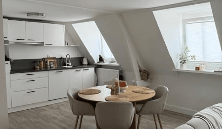 Appartement · 84 m² · €1170,-