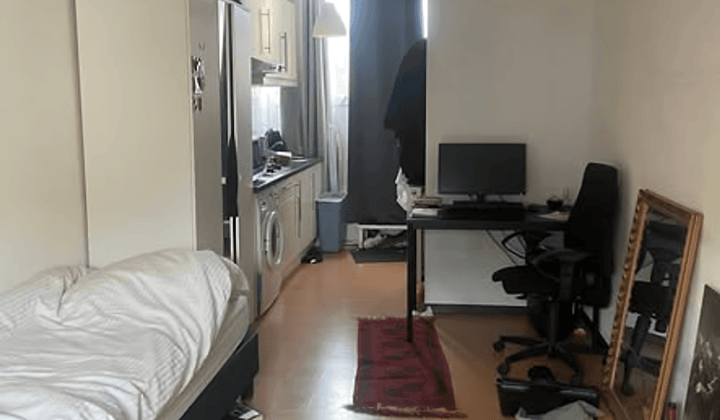 Studio · €1000,-