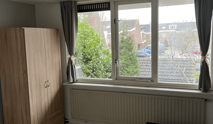 Kamer · 15 m² · €700,-