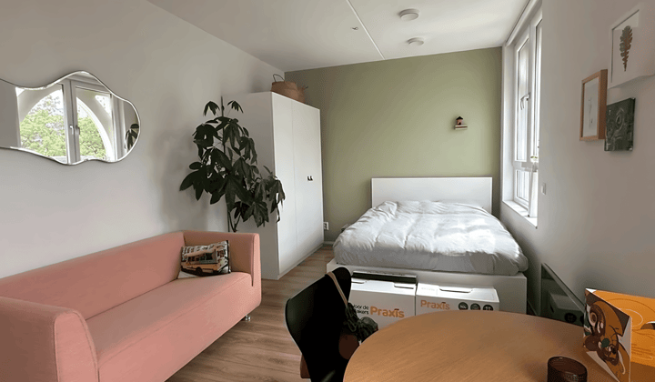 Studio · 28 m² · €1015,-