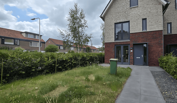 Huis · 148 m² · €2100,-