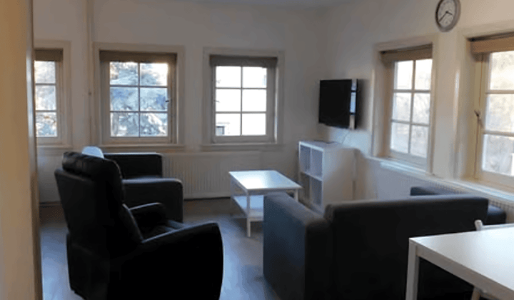 Studio · €876,-