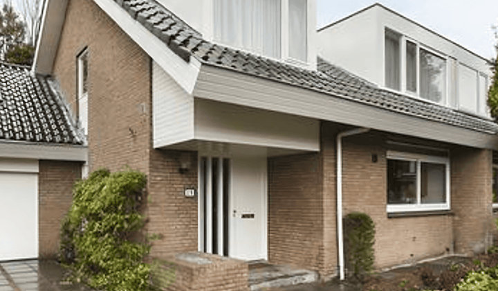 Huis · 208 m² · €3750,-