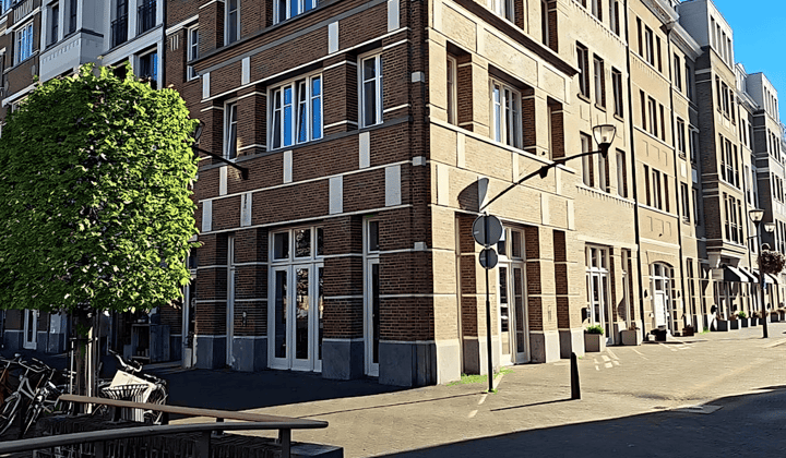 Appartement · 100 m² · €1140,-