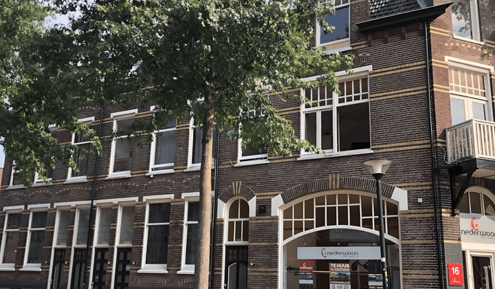 Kamer · 24 m² · €706,-