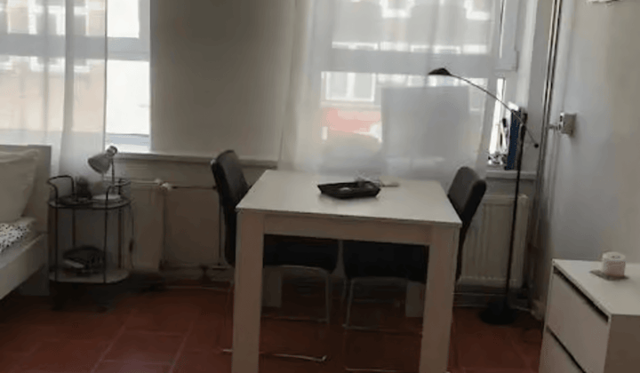 Kamer · 20 m² · €743,-
