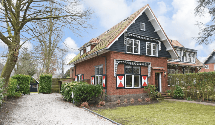 Huis · 220 m² · €5900,-