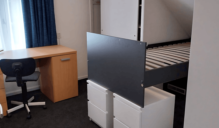 Kamer · 10 m² · €1000,-