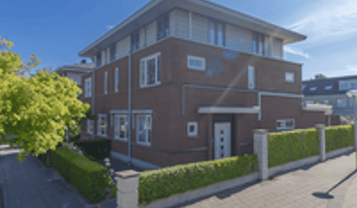 Huis · 176 m² · €4750,-