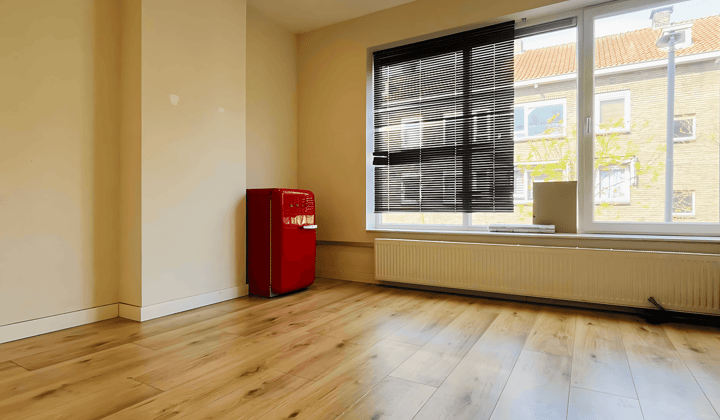 Gestoffeerd appartement met 1 slaapkamer en wasmachine aansluiting