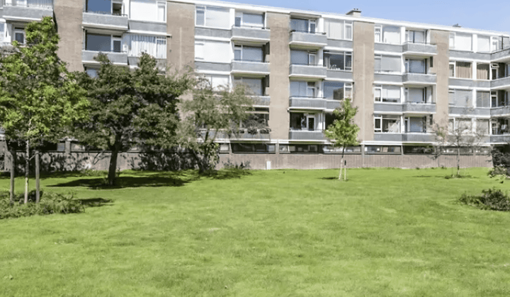Appartement · 77 m² · €1233,-