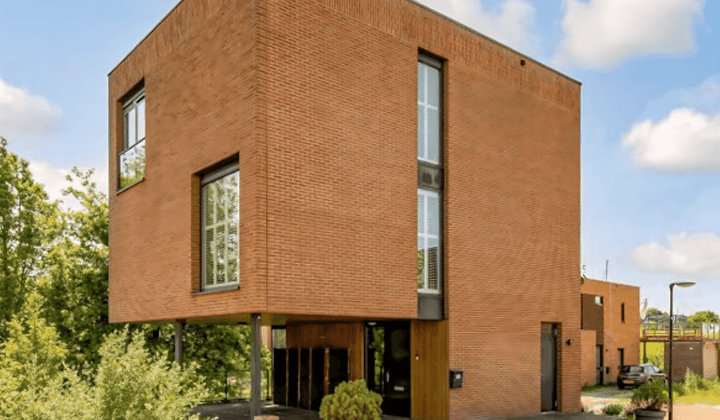 Huis · 231 m² · €3000,-