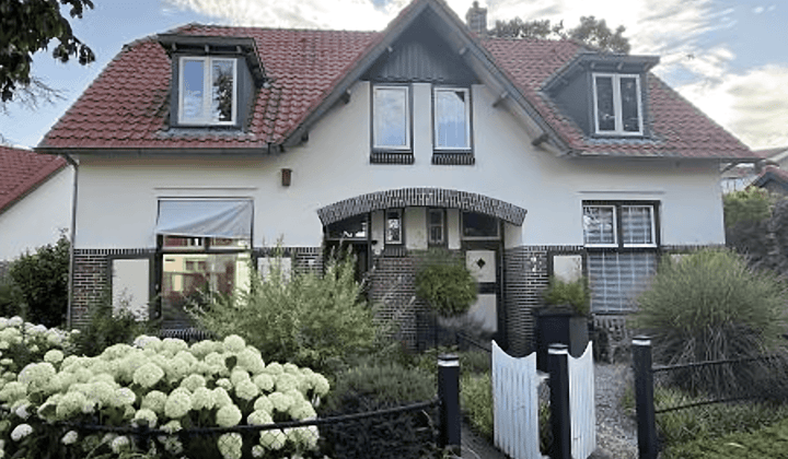 Huis · 77 m² · €1228,-
