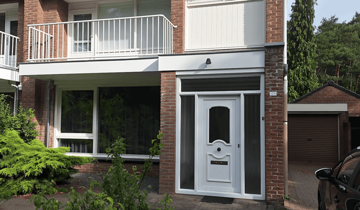 Kamer · 155 m² · €1536,-