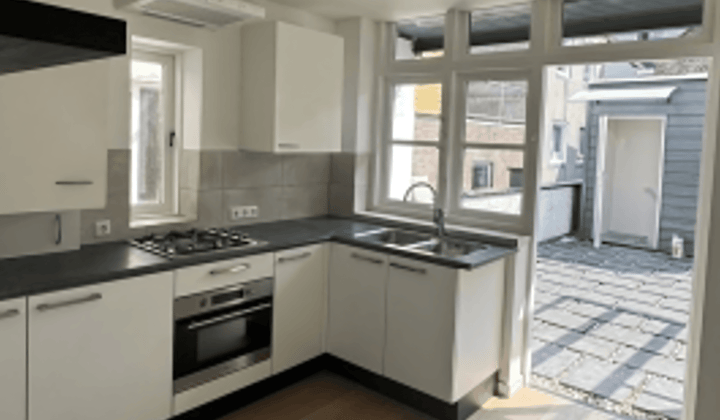 Studio · €740,-