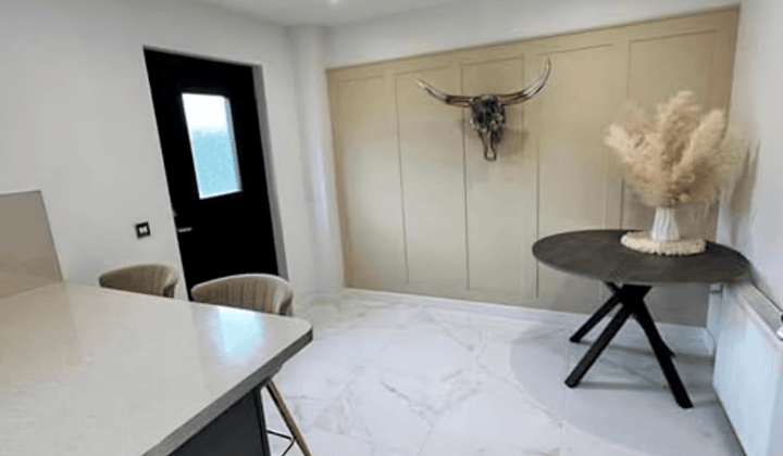 Studio · €800,-