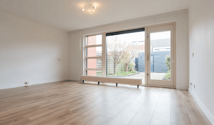 Huis · 125 m² · €2400,-