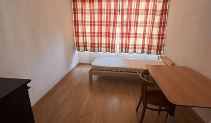 Kamer · 12 m² · €660,-