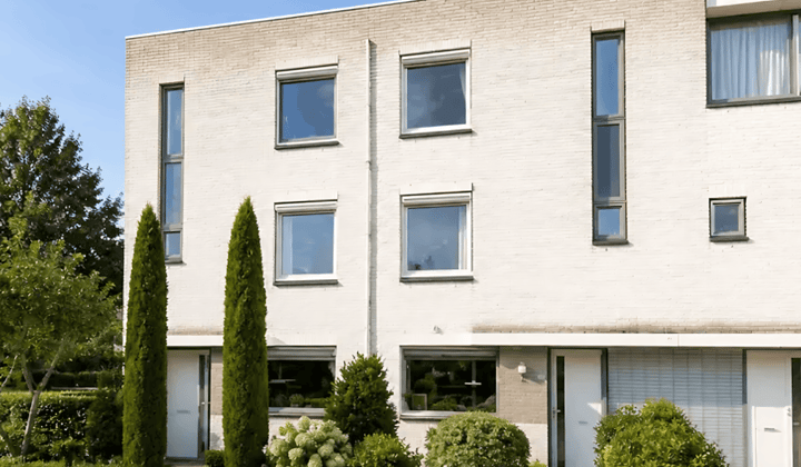 Huis · 133 m² · €1875,-