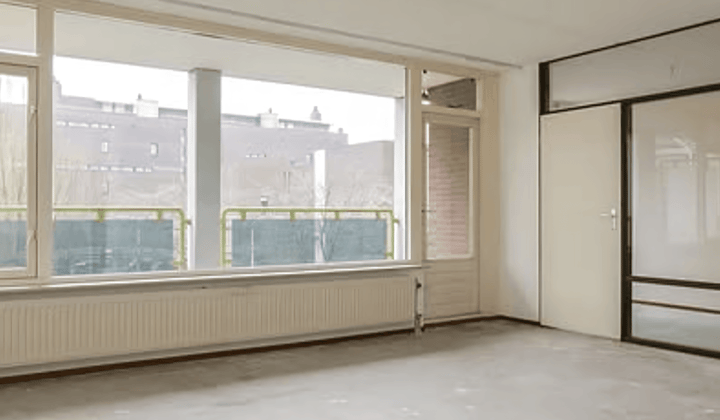 Huis · €975,-