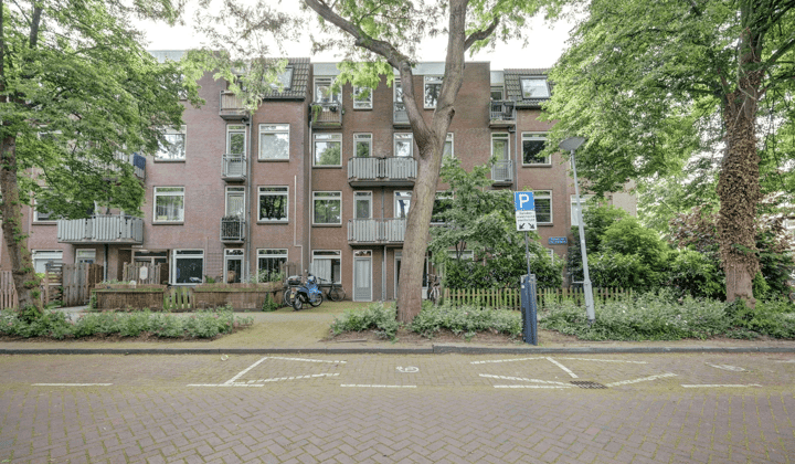Studio · 23 m² · €740,-