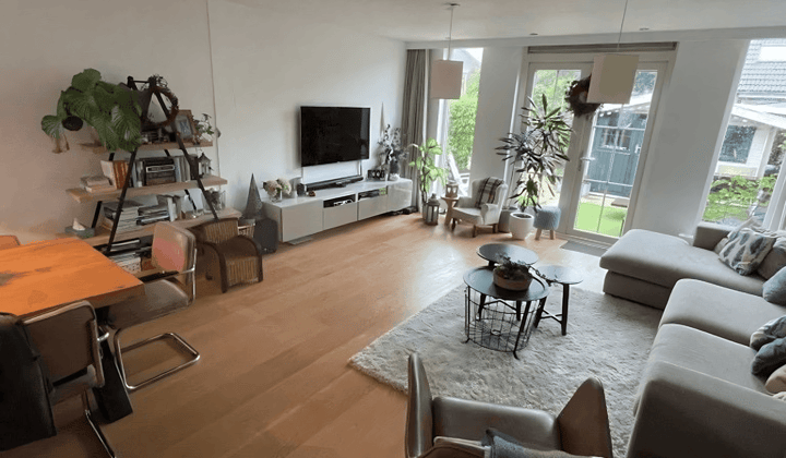 Huis · 113 m² · €2500,-