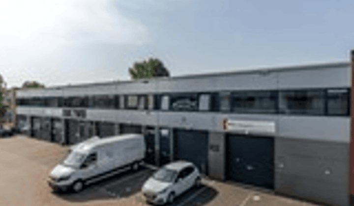 Bedrijfsruimte · 100 m² · €1475,-
