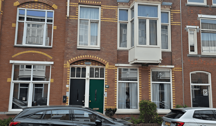 Appartement met nieuwe keuken en dakterras