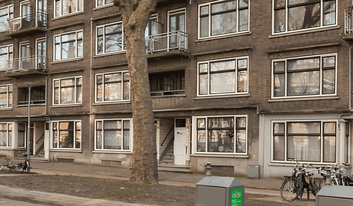 Ruim appartement met 6 slaapkamers en buitenruimte