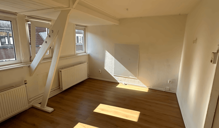 Studio · 30 m² · €650,-