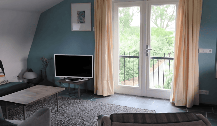 Studio · 50 m² · €1495,-