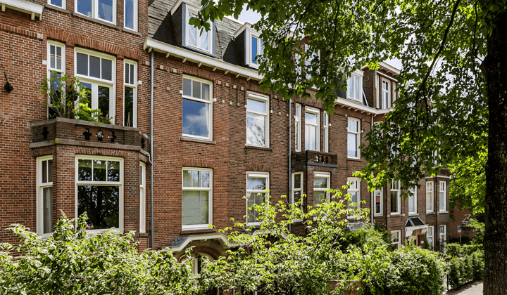 Huis · 204 m² · €7950,-