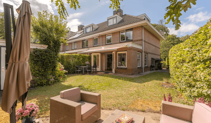 Huis · 160 m² · €4000,-