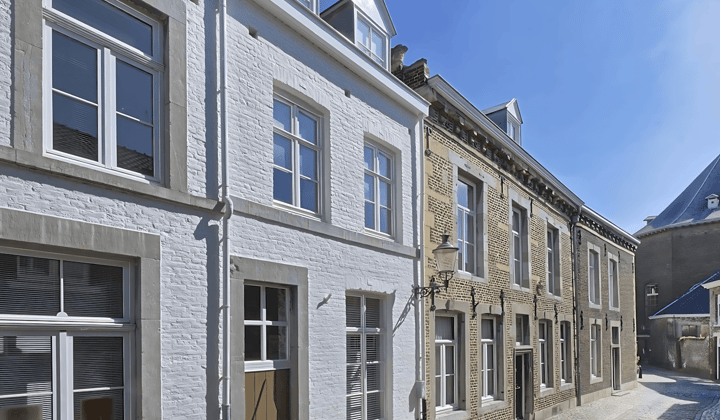 Huis · 163 m² · €2560,-