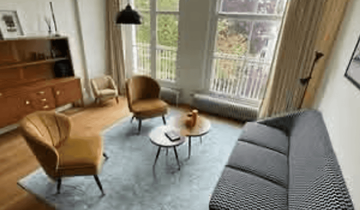 Studio · €800,-
