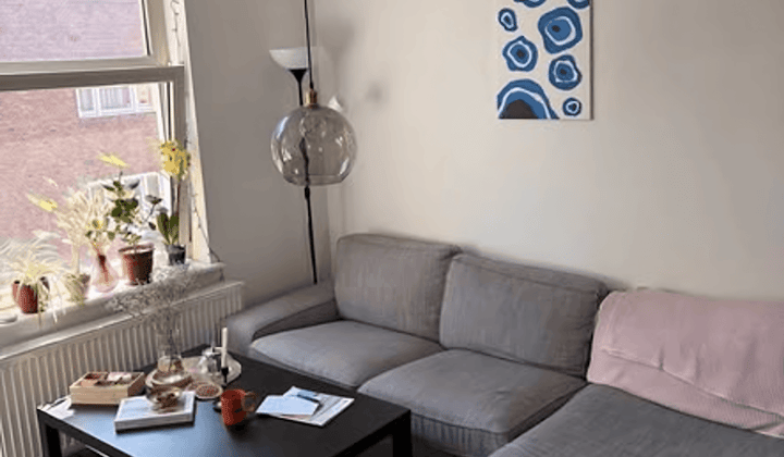Studio · €800,-