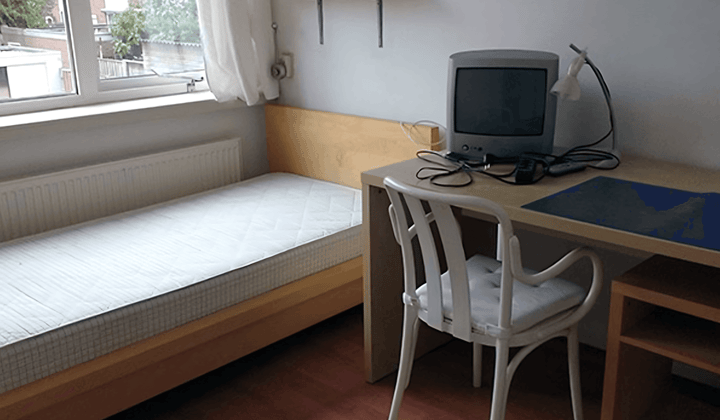 Kamer · 14 m² · €425,-