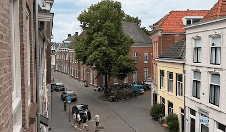 Appartement · 81 m² · €2195,-
