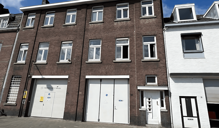 Kamer · 19 m² · €742,-