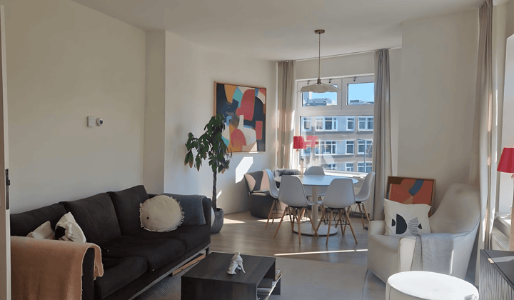 Appartement met balkon en gemeubileerd Met wasmachine en inloopdouche Prijs exclusief gas en elektra