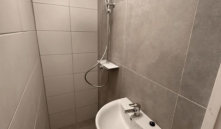 Kamer · 15 m² · €700,-