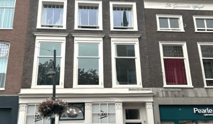 Appartement · 49 m² · €1711,-