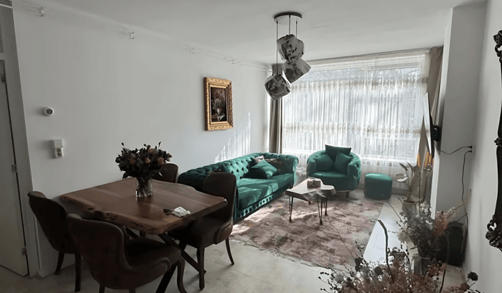 Huis · 100 m² · €1000,-