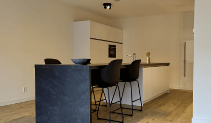 Appartement · 92 m² · €1605,-