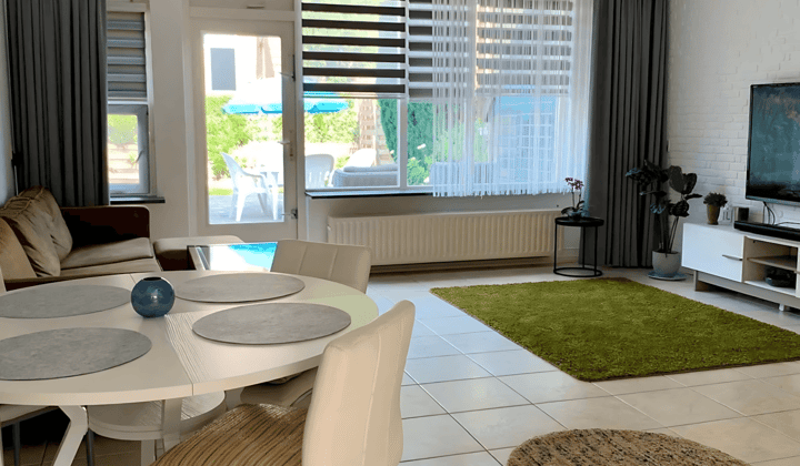 Huis · 102 m² · €2475,-