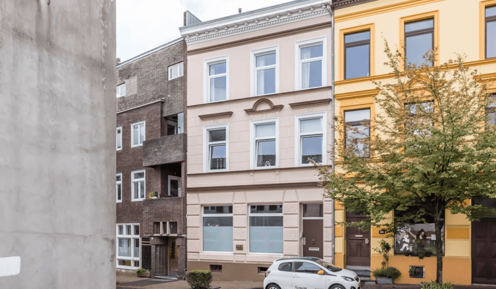 Appartement · 104 m² · €1100,-