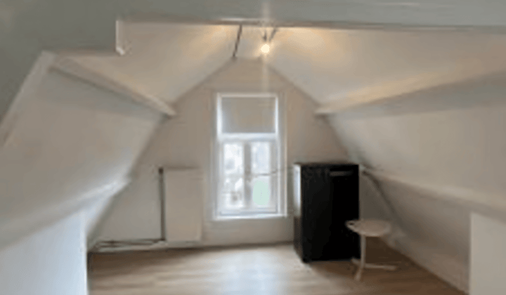 Kamer · 10 m² · €525,-