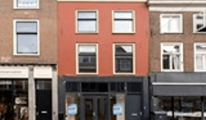 Bedrijfsruimte · 75 m² · €2100,-
